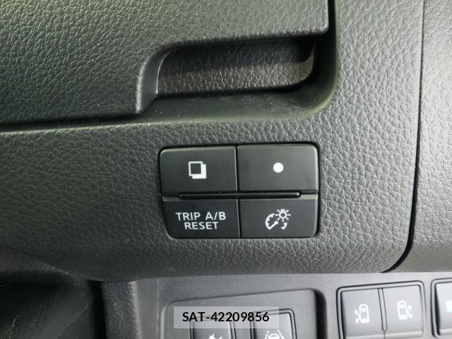 Nissan SERENA 2015-11 8246646-14