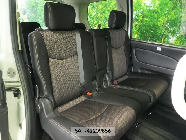 Nissan SERENA 2015-11 8246646-26