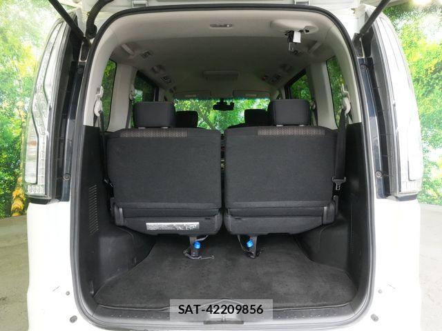 Nissan SERENA 2015-11 8246646-28