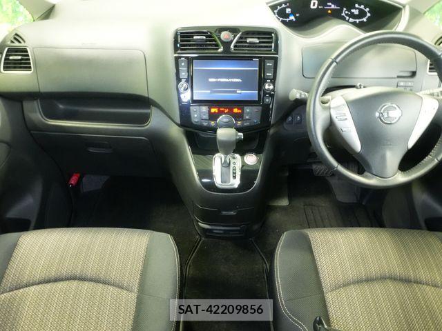 Nissan SERENA 2015-11 8246646-6