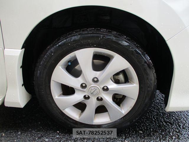 Nissan SERENA 2013-12 8246661-11
