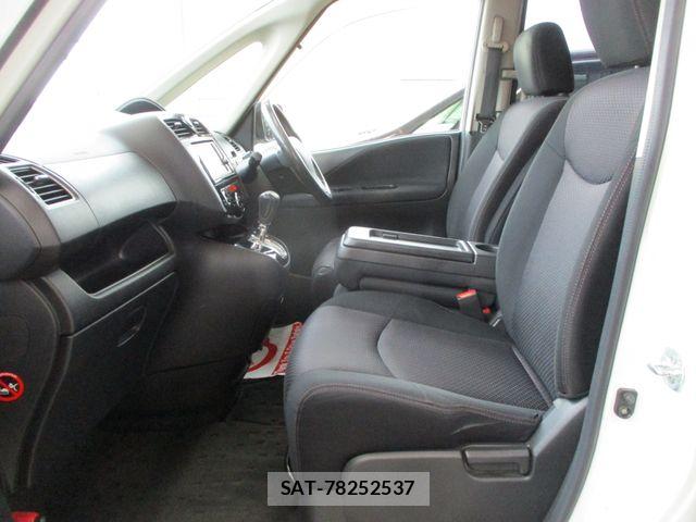 Nissan SERENA 2013-12 8246661-16