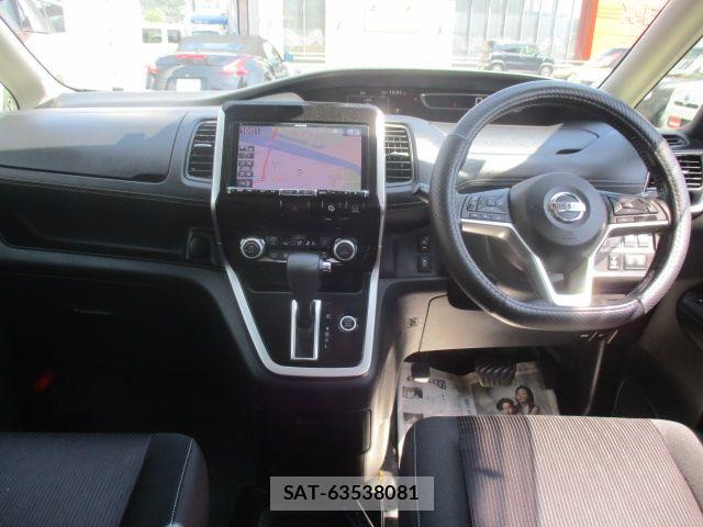 Nissan SERENA 2017-07 8246652-1