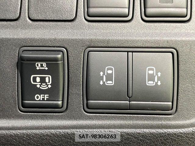 Nissan SERENA 2017-02 8246653-6