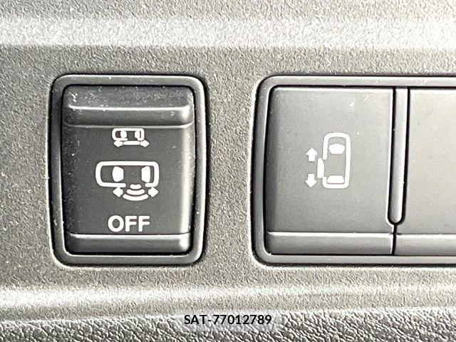 Nissan SERENA 2017-03 8246645-6
