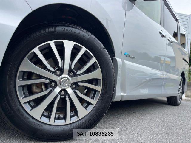 Nissan SERENA 2015-06 8246655-12