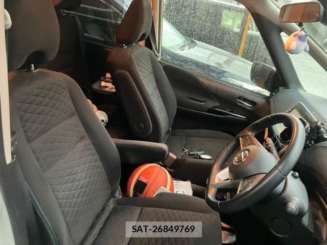 Nissan SERENA 2017-12 8246657-12