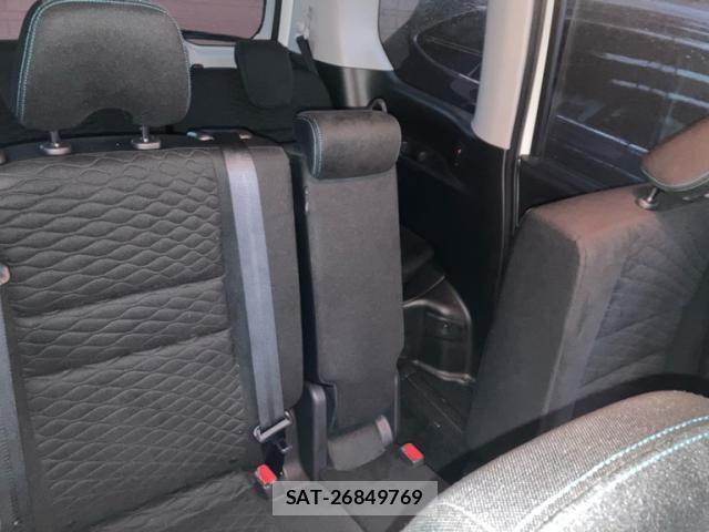 Nissan SERENA 2017-12 8246657-13