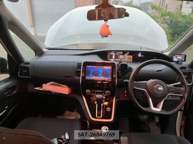 Nissan SERENA 2017-12 8246657-14
