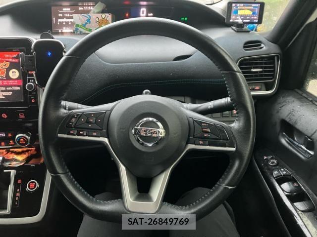 Nissan SERENA 2017-12 8246657-15