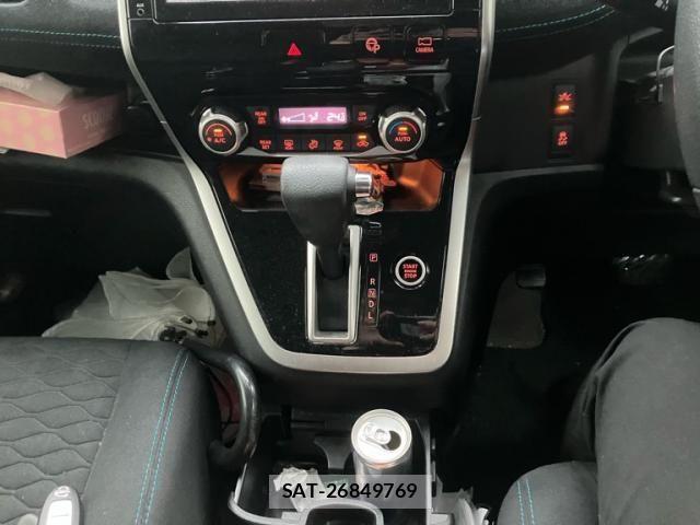Nissan SERENA 2017-12 8246657-22