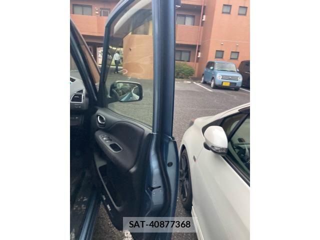 Nissan SERENA 2013-08 8246662-12