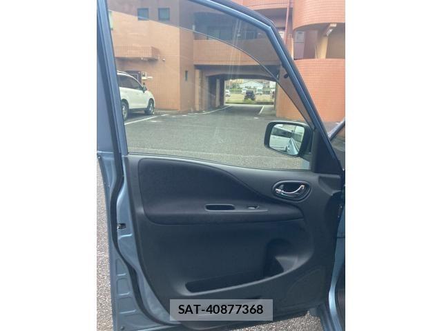 Nissan SERENA 2013-08 8246662-13
