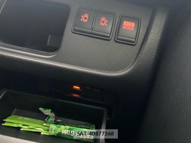Nissan SERENA 2013-08 8246662-22