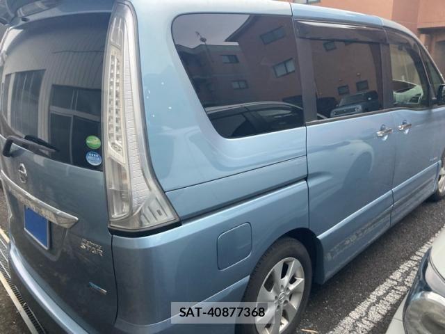 Nissan SERENA 2013-08 8246662-3