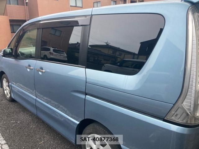 Nissan SERENA 2013-08 8246662-4