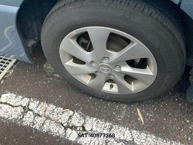 Nissan SERENA 2013-08 8246662-8