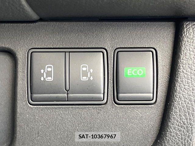 Nissan SERENA 2016-03 8246656-3