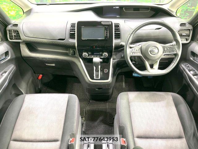 Nissan SERENA 2017-08 8246643-1