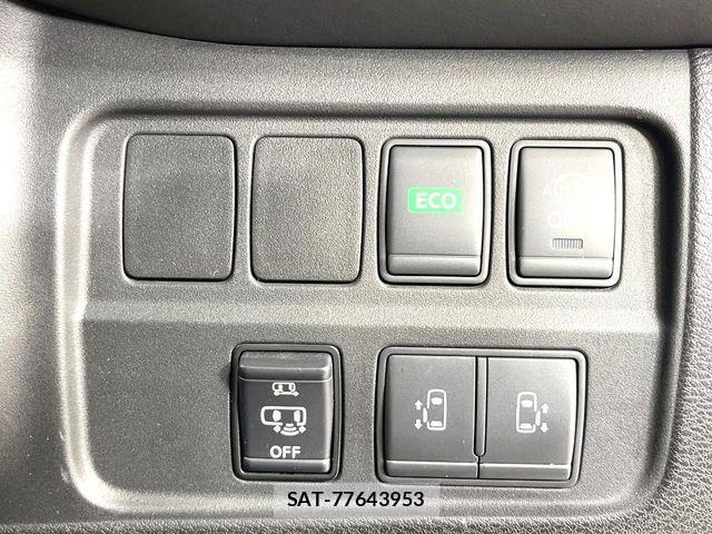 Nissan SERENA 2017-08 8246643-5