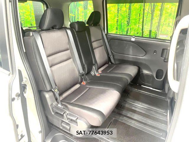 Nissan SERENA 2017-08 8246643-8