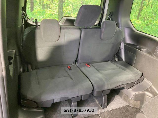Nissan SERENA 2018-05 8246640-9