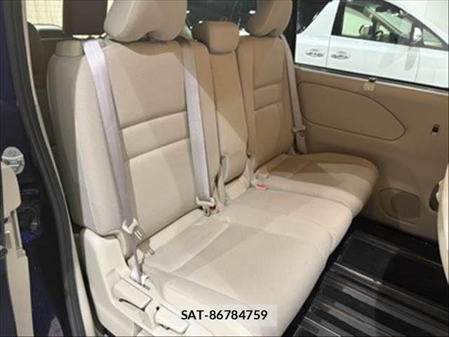 Nissan SERENA 2016-08 8246650-9