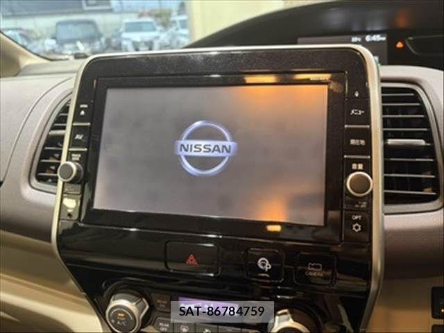 Nissan SERENA 2016-08 8246650-3