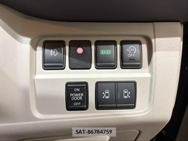 Nissan SERENA 2016-08 8246650-6