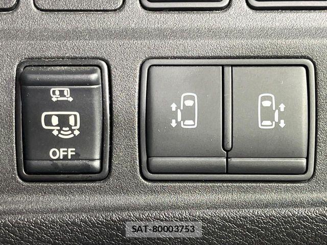 Nissan SERENA 2018-03 8246644-5