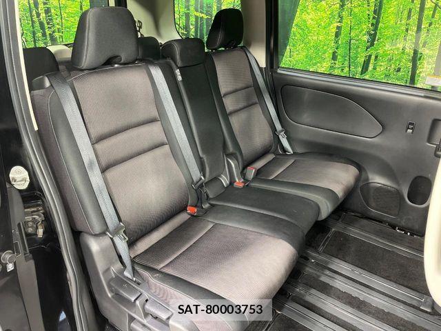 Nissan SERENA 2018-03 8246644-8
