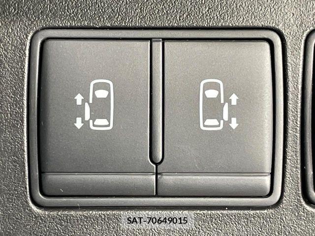 Nissan SERENA 2015-11 8246647-6