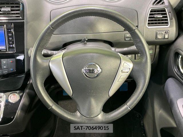 Nissan SERENA 2015-11 8246647-7