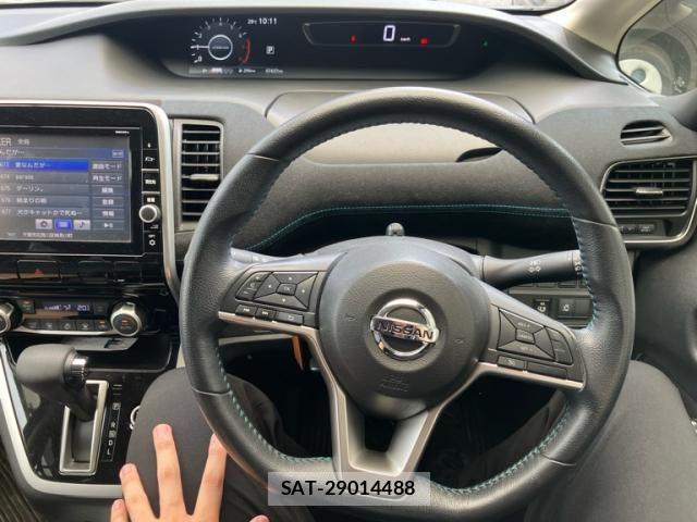 Nissan SERENA 2016-10 8246654-15