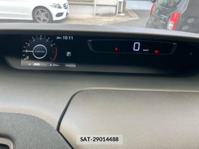Nissan SERENA 2016-10 8246654-16