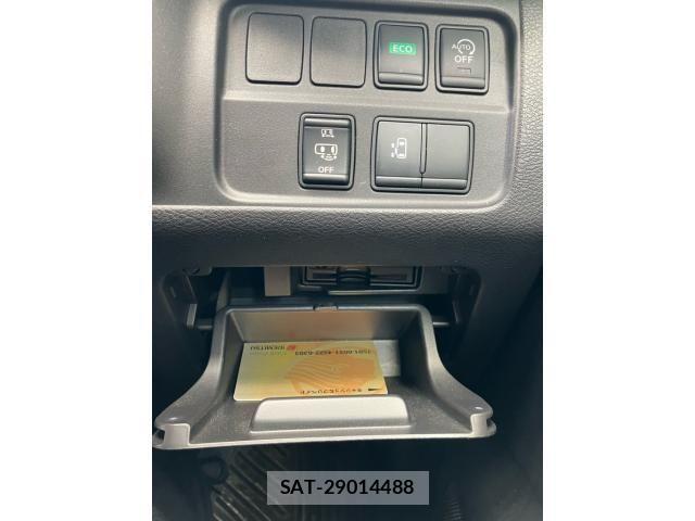 Nissan SERENA 2016-10 8246654-25