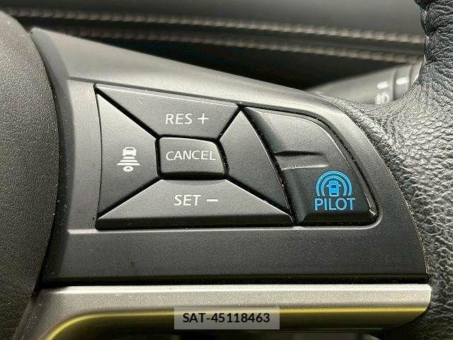 Nissan SERENA 2018-08 8246641-4