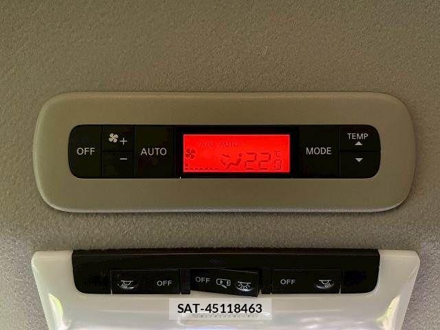 Nissan SERENA 2018-08 8246641-6