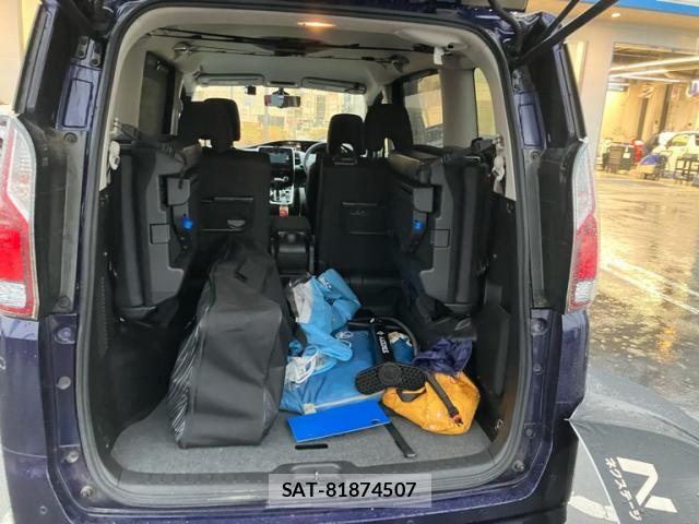 Nissan SERENA 2016-10 8246660-23