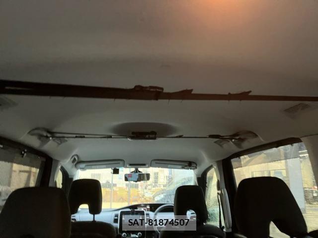 Nissan SERENA 2016-10 8246660-24