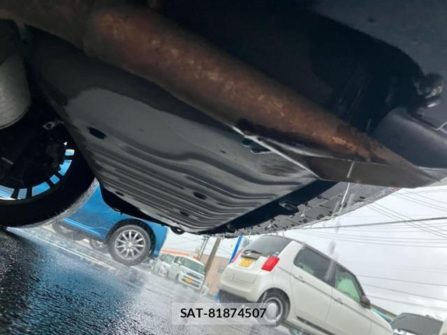 Nissan SERENA 2016-10 8246660-25