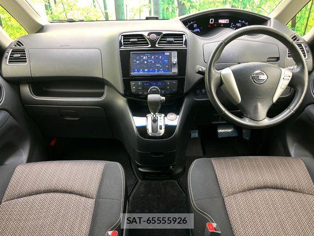 Nissan SERENA 2015-02 8246659-1