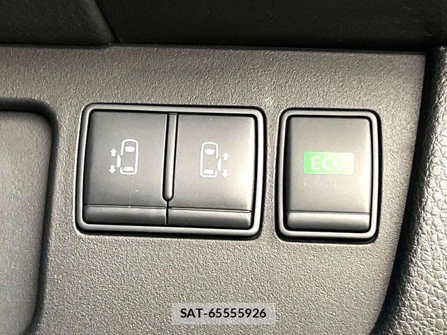 Nissan SERENA 2015-02 8246659-5