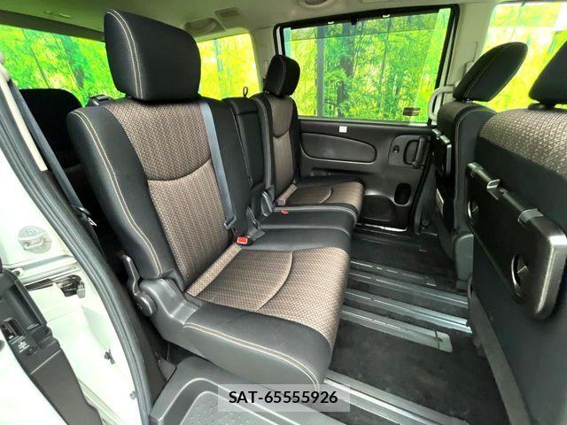 Nissan SERENA 2015-02 8246659-8