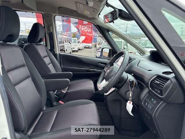 Nissan SERENA 2017-06 8316979-11