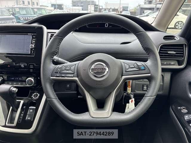 Nissan SERENA 2017-06 8316979-14