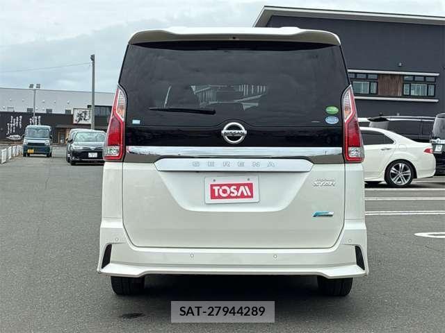 Nissan SERENA 2017-06 8316979-18