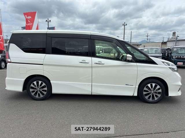 Nissan SERENA 2017-06 8316979-24