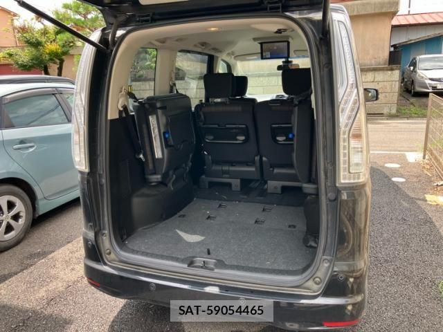 Nissan SERENA 2016-01 8317010-13