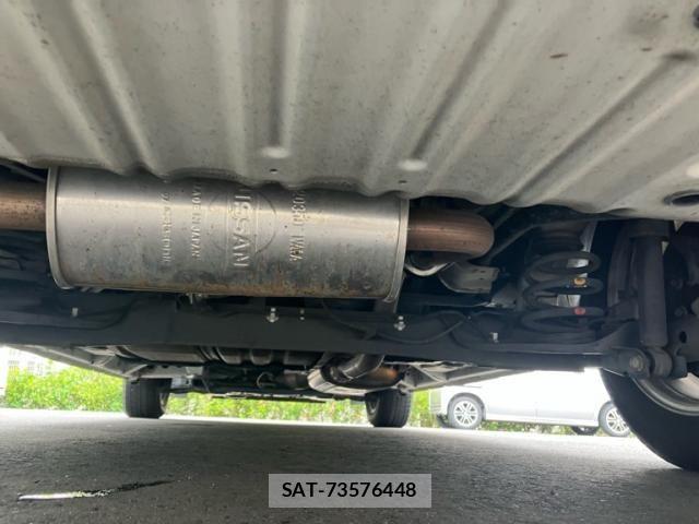 Nissan SERENA 2015-09 8316995-11